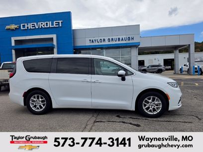 Used 2023 Chrysler Pacifica Touring-L