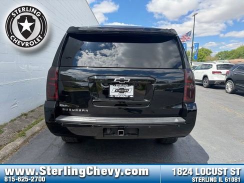 Used 2016 Chevrolet Suburban LT RWD image 4