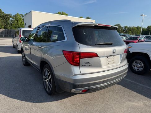 Used 2017 Honda Pilot Touring image 3
