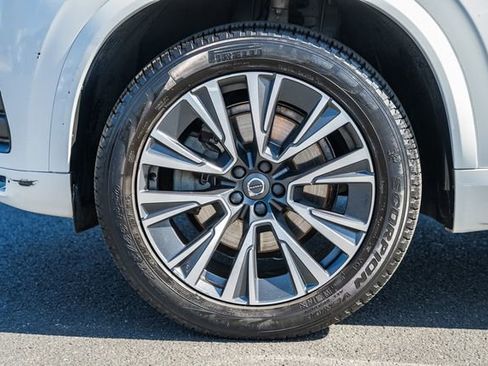 Used 2022 Volvo XC90 T6 Momentum w/ Climate Package image 16