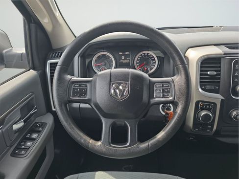 Used 2017 RAM 1500 Classic SLT AWD/4WD image 11