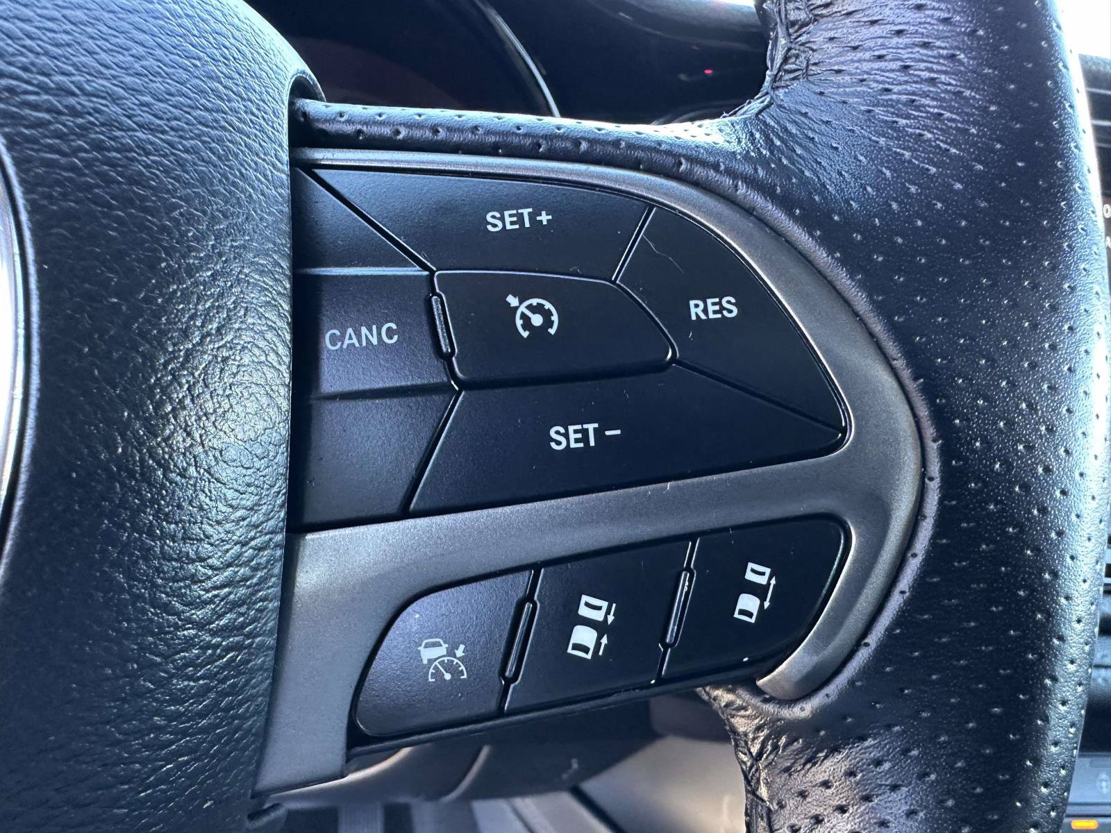 Used 2024 Dodge Durango SXT w/ SXT Blacktop Group AWD/4WD image 18