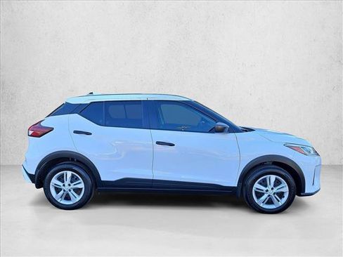 Used 2024 Nissan Kicks S image 4