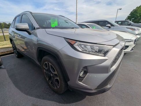 Used 2019 Toyota RAV4 XLE w/ Convenience Package image 2