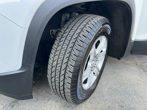 Used 2017 GMC Acadia SLE image 27