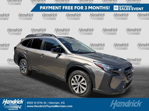 Used 2023 Subaru Outback Premium AWD/4WD image 1
