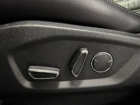 Used 2018 Ford Edge SEL w/ Equipment Group 201A image 21