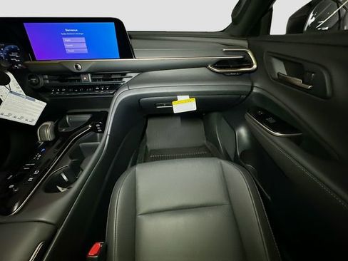 New 2025 Toyota Crown Signia image 26