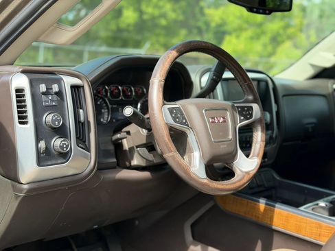 Used 2015 GMC Sierra 2500 SLT w/ SLT Preferred Package AWD/4WD image 11