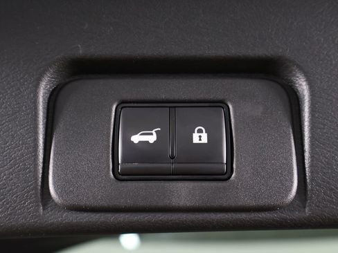 Used 2023 Nissan Rogue Platinum AWD/4WD image 22