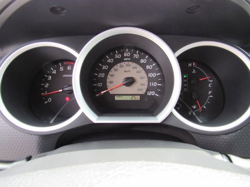 Used 2010 Toyota Tacoma 2WD Access Cab image 16