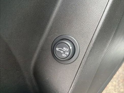 Used 2024 Chevrolet Equinox LT image 16