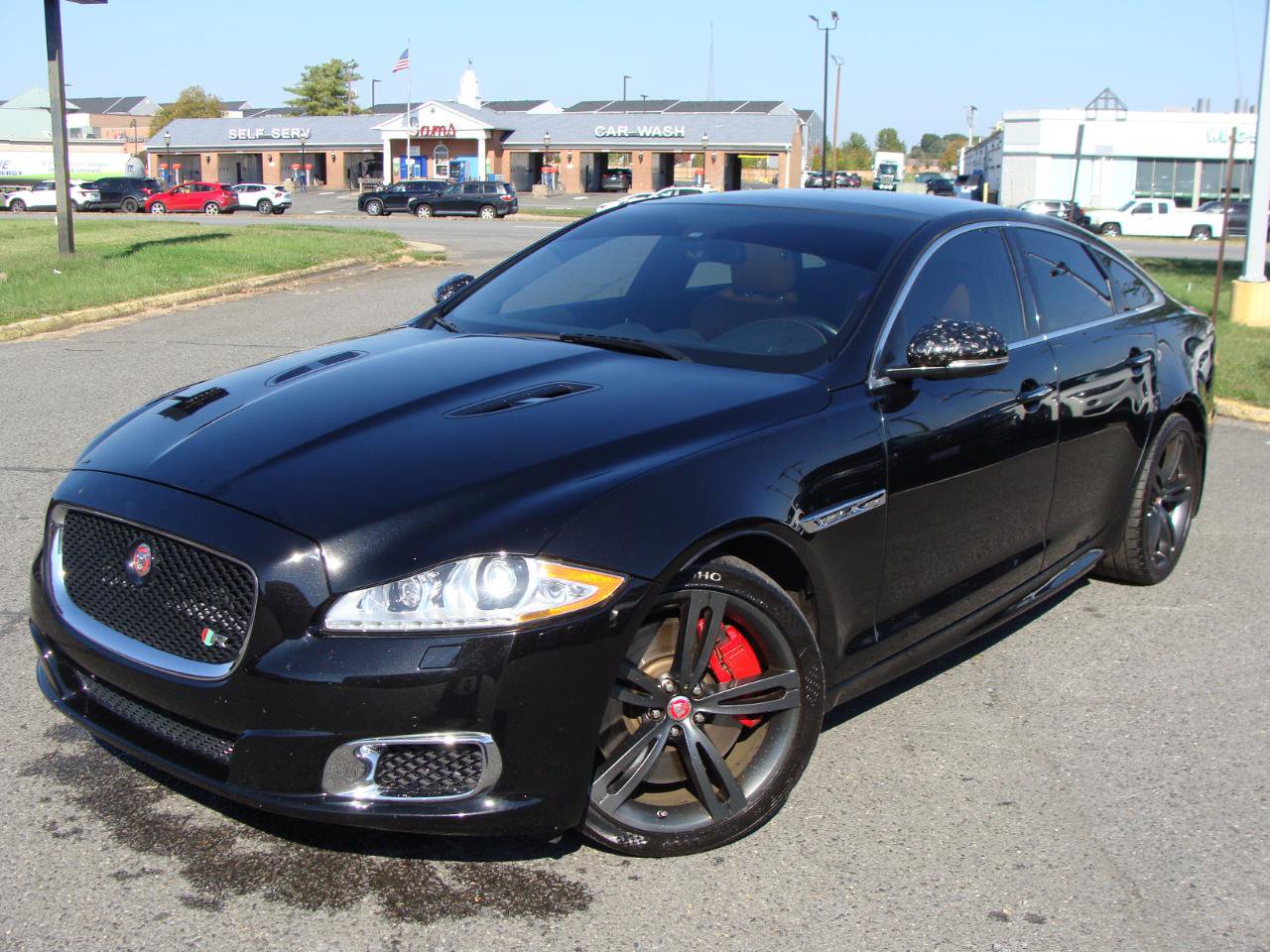 Used 2014 Jaguar XJ R RWD image 3