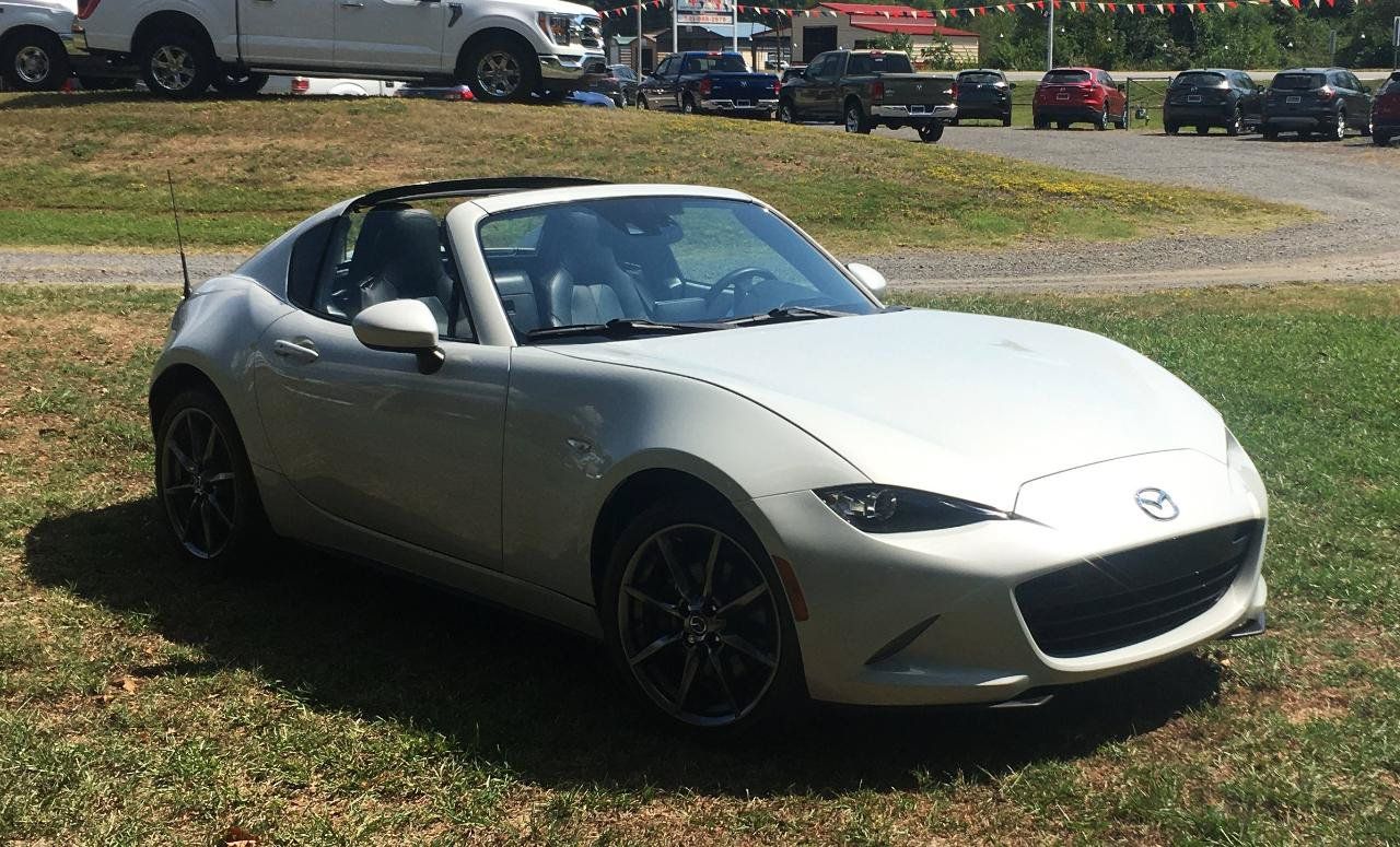 Used 2017 MAZDA MX-5 Miata RF Grand Touring RWD image 9