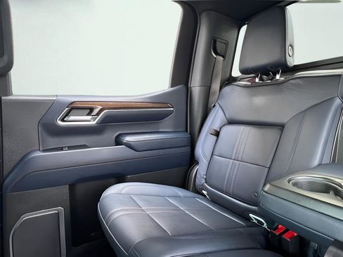 Used 2023 Chevrolet Silverado 1500 High Country w/ Z71 Off-Road Package image 21