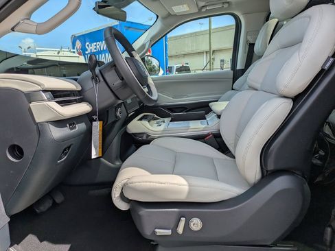 New 2026 Lincoln Navigator Reserve AWD/4WD image 16