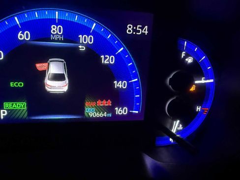 Used 2020 Toyota Corolla LE image 35