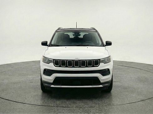 Used 2025 Jeep Compass Limited AWD/4WD image 2