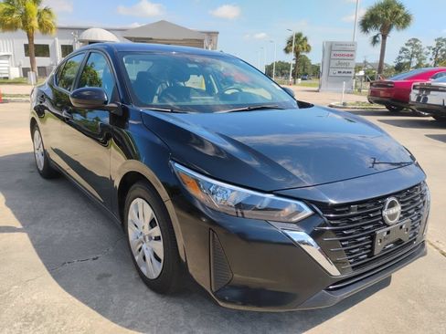 Used 2024 Nissan Sentra S FWD image 3
