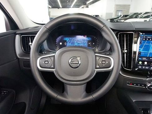 Certified 2025 Volvo XC60 B5 Core AWD/4WD image 8