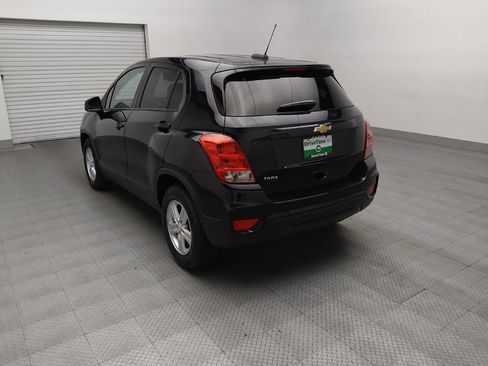 Used 2022 Chevrolet Trax LS w/ Tint and Cruise Package FWD image 5