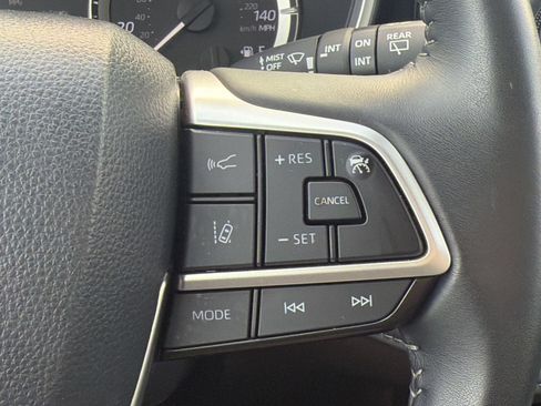 Used 2026 Toyota Highlander XLE AWD/4WD image 15