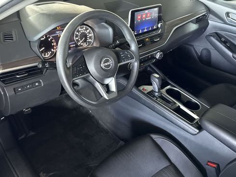 Used 2023 Nissan Altima 2.5 SV FWD image 13