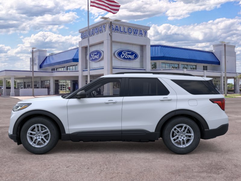 New 2026 Ford Explorer Active RWD image 3