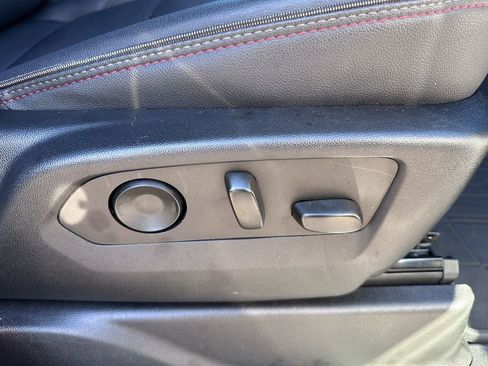 Used 2022 Chevrolet Tahoe RST w/ Luxury Package image 44