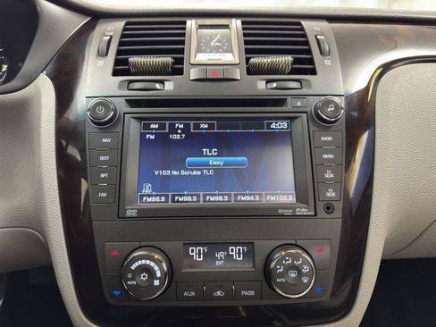 Used 2011 Cadillac DTS Premium image 25