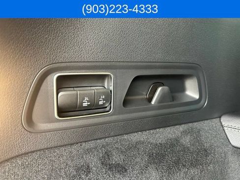 Used 2025 Mercedes-Benz GLS 450 4MATIC image 18