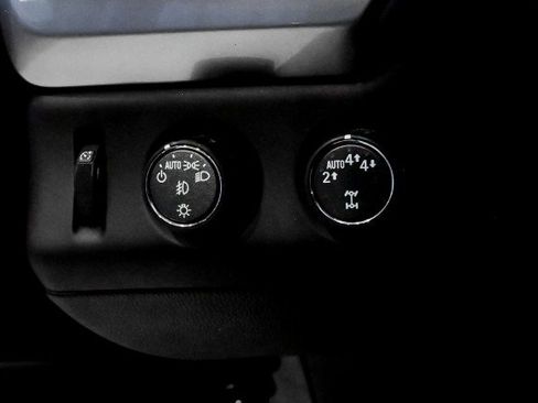 Used 2020 Chevrolet Suburban LT image 48