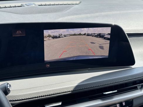 Used 2024 Cadillac XT4 Luxury w/ Cold Weather Package FWD image 30