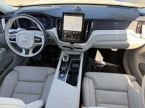 New 2026 Volvo XC60 B5 Ultra image 16