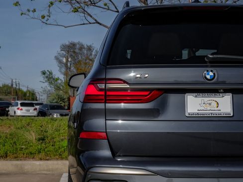 Used 2021 BMW X7 M50i w/ Executive Package image 56