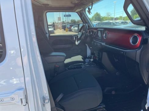 Used 2021 Jeep Gladiator Rubicon w/ LED Lighting Group AWD/4WD image 18