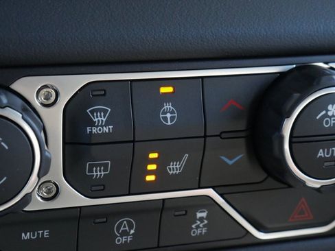 New 2025 Jeep Gladiator High Tide image 3