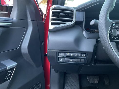 Used 2025 Toyota Tundra Platinum image 36