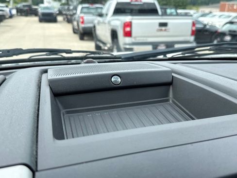 Used 2019 Ford F150 Lariat w/ Equipment Group 502A Luxury AWD/4WD image 34