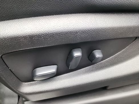 Used 2020 GMC Yukon SLT image 16