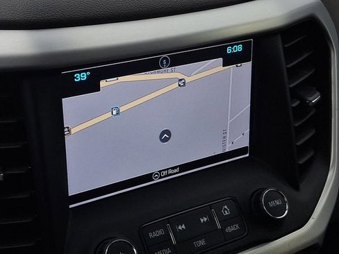 Used 2017 GMC Acadia SLT image 16