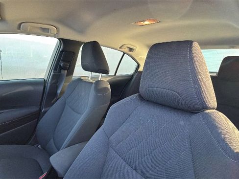 Used 2022 Toyota Corolla LE image 13