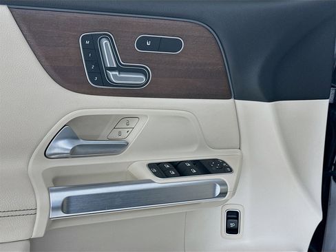 Certified 2023 Mercedes-Benz GLB 250 image 18