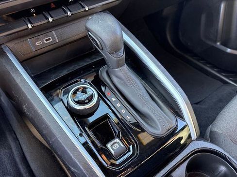 Used 2023 Chevrolet Colorado Trail Boss w/ Technology Package image 27