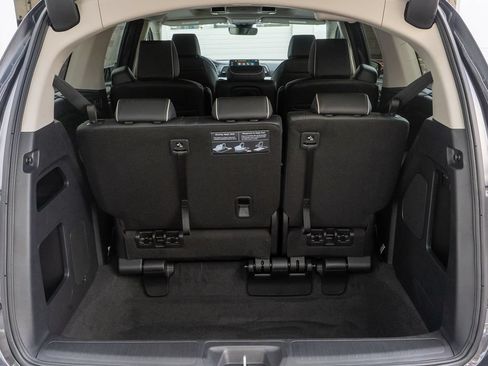 New 2026 Honda Odyssey Touring image 13