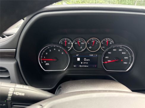 Used 2021 Chevrolet Suburban LT w/ Rear Media and Nav Package image 11