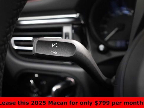 Certified 2025 Porsche Macan image 31