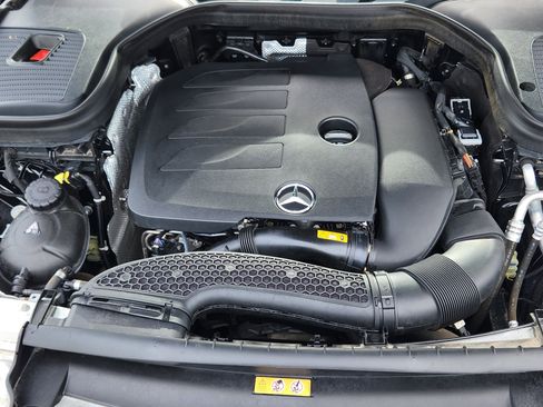 Used 2021 Mercedes-Benz GLC 300 4MATIC image 20