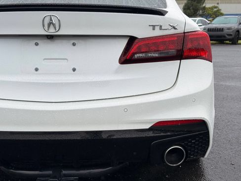 Used 2018 Acura TLX V6 w/ Technology & A-SPEC Pkg FWD image 11