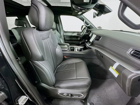 New 2026 Jeep Grand Wagoneer Limited image 37